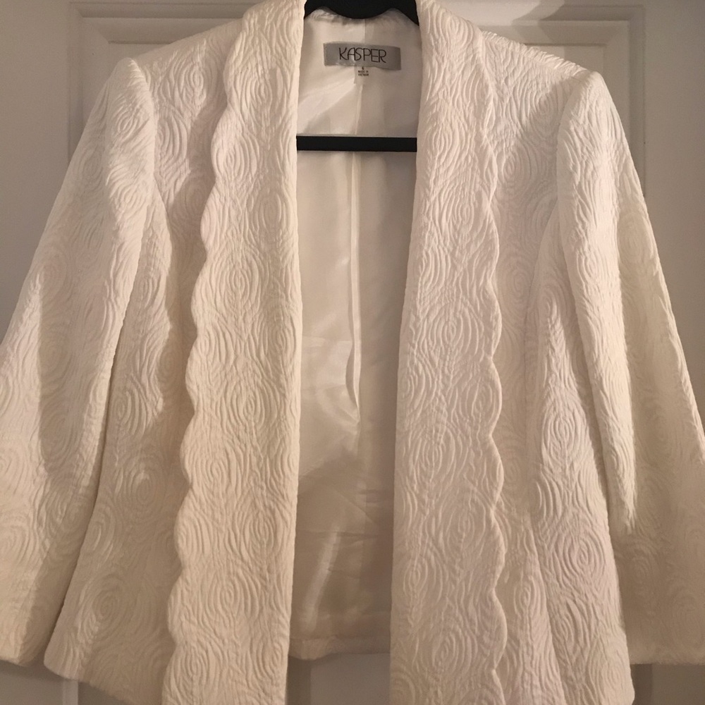 Gorgeous Kasper Blazer size 6